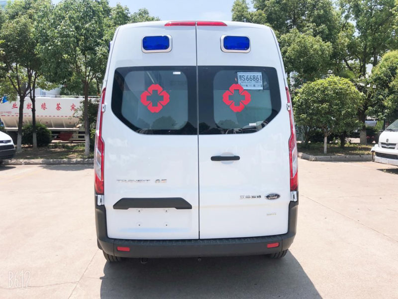 福特V362中軸中頂汽油版監護型救護車