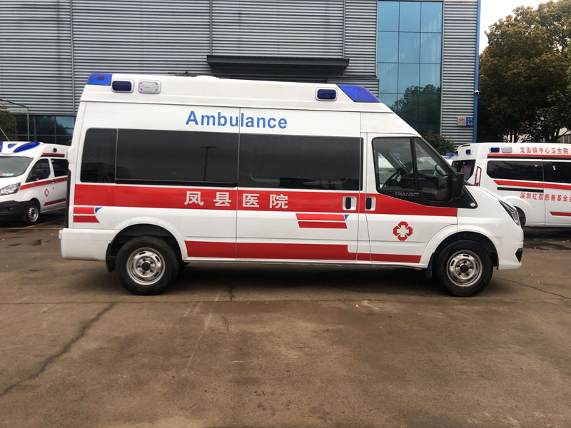 福特V348長軸高頂救護車
