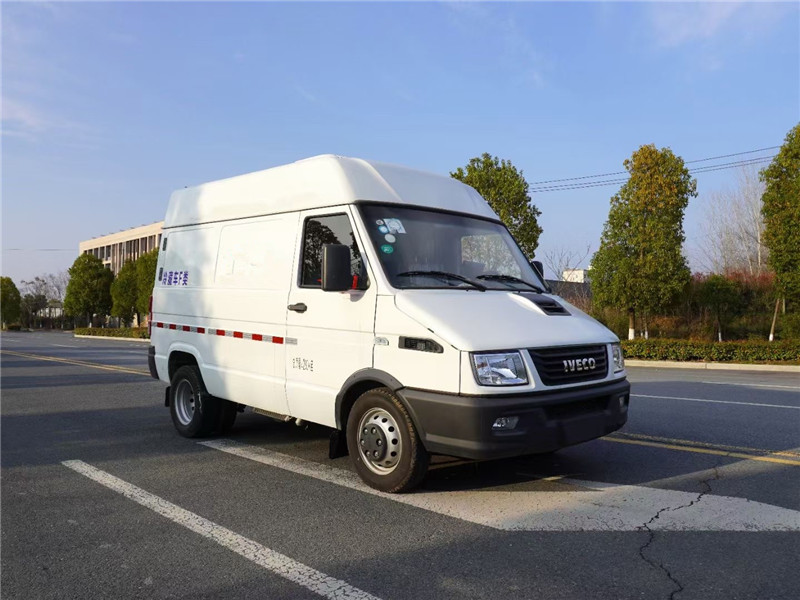 南京依維柯短軸面包冷藏車