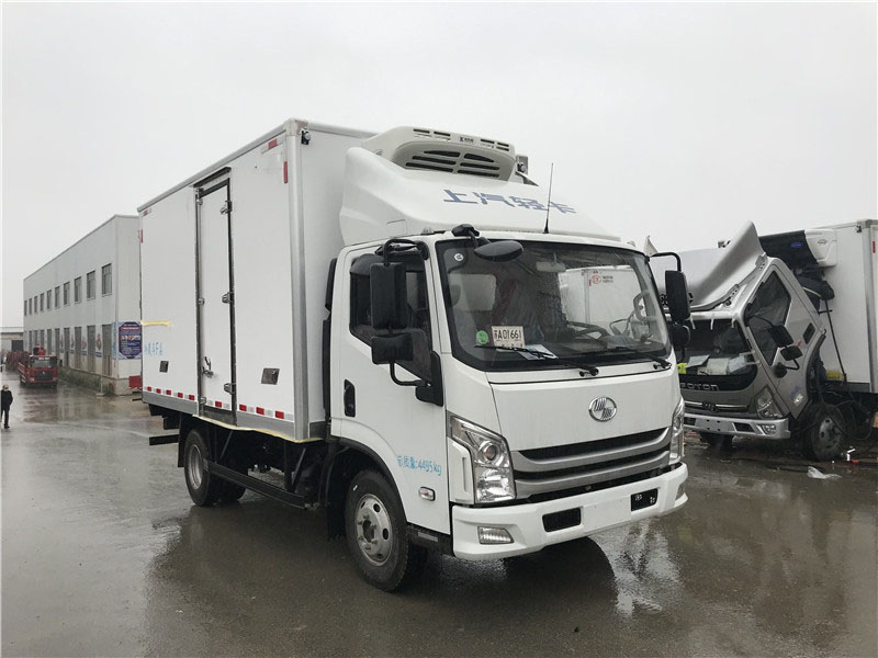 上汽躍進(jìn)C500自動(dòng)擋4.2米冷藏車(chē)