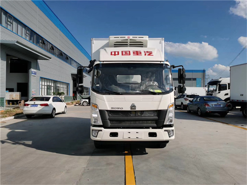  重汽豪沃藍牌冷藏車