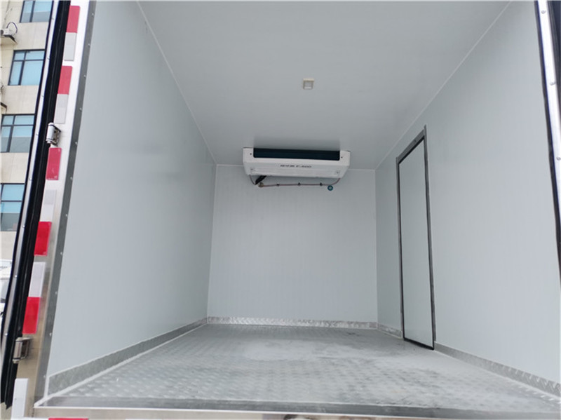 重汽豪沃4.2米冷藏車