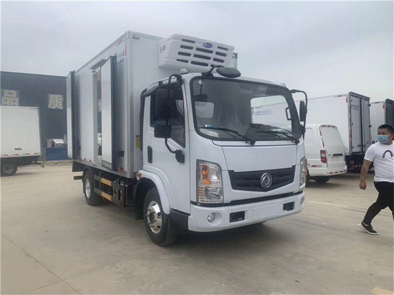東風行易EV新能源油電混合4.2米冷藏車
