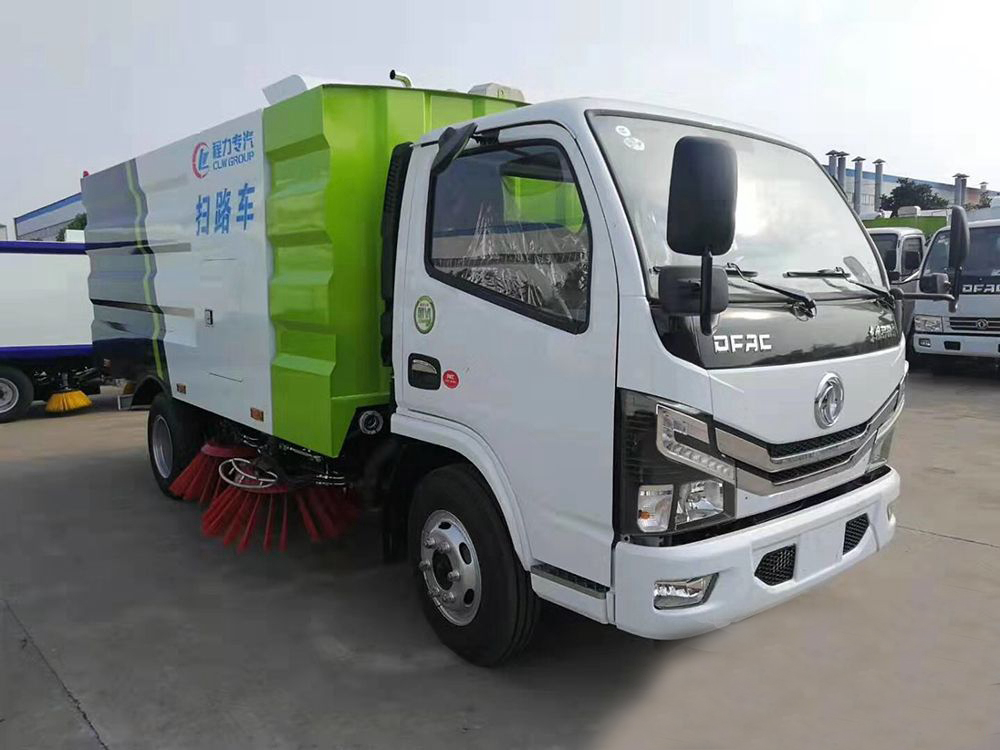 東風D6掃路車1.5立方水/4立方塵