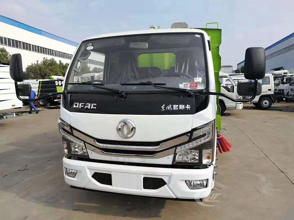 東風D6掃路車1.5立方水/4立方塵