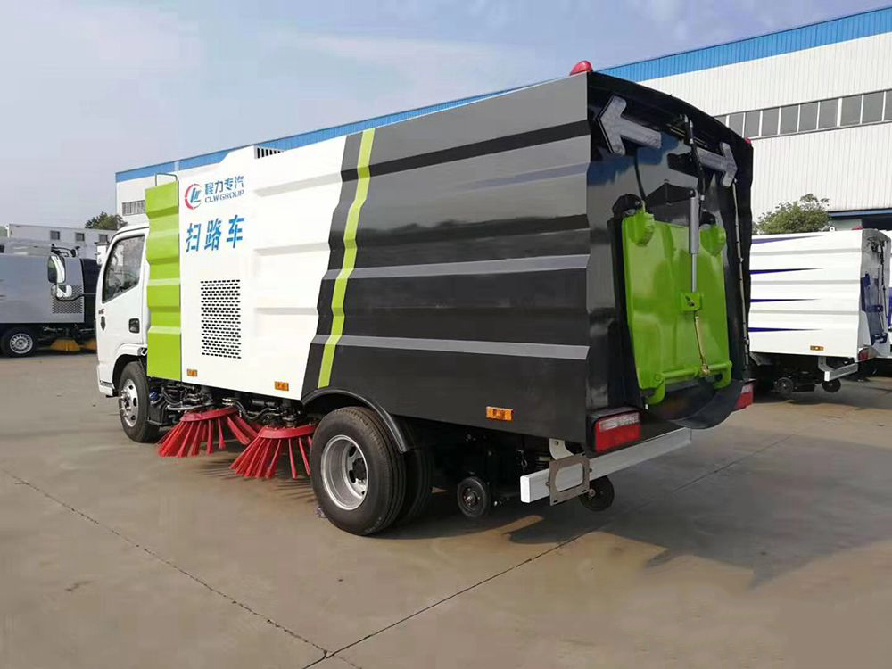 東風D6掃路車1.5立方水/4立方塵