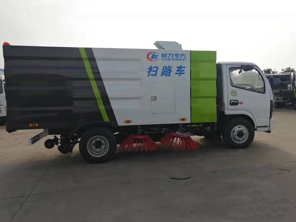 東風D6掃路車1.5立方水/4立方塵