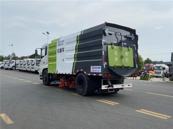 東風天錦12方掃路車