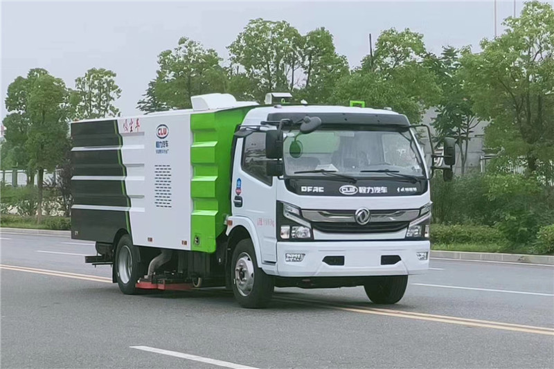 東風(fēng)大多利卡8方吸塵車1.5立方水/6立方塵