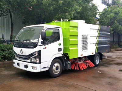東風小多利卡掃路車