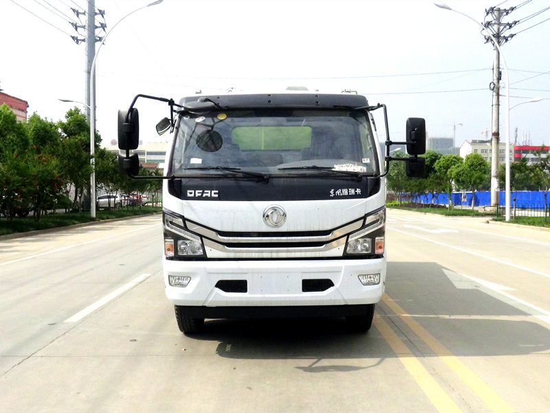 東風大多利卡掃路車