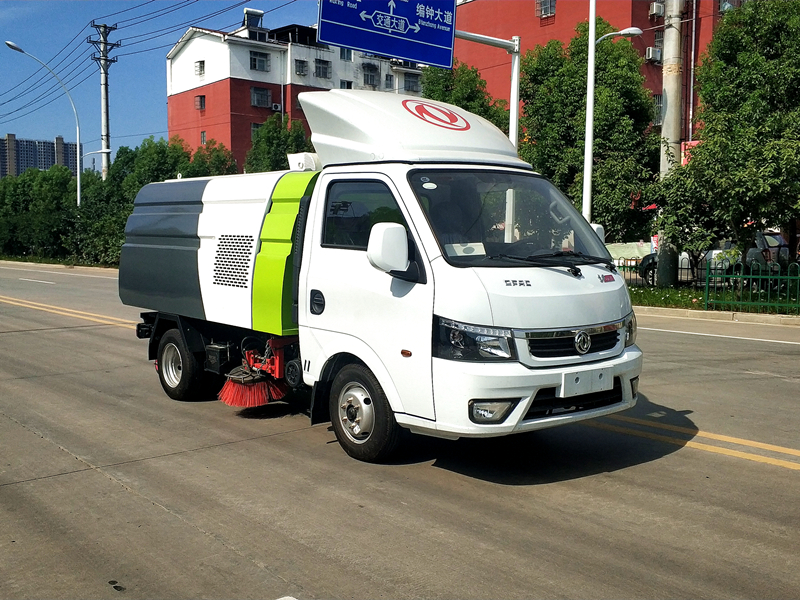 東風途逸藍牌掃路車柴油版