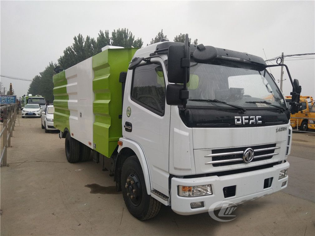 東風D7吸塵車1.5立方水/6立方塵