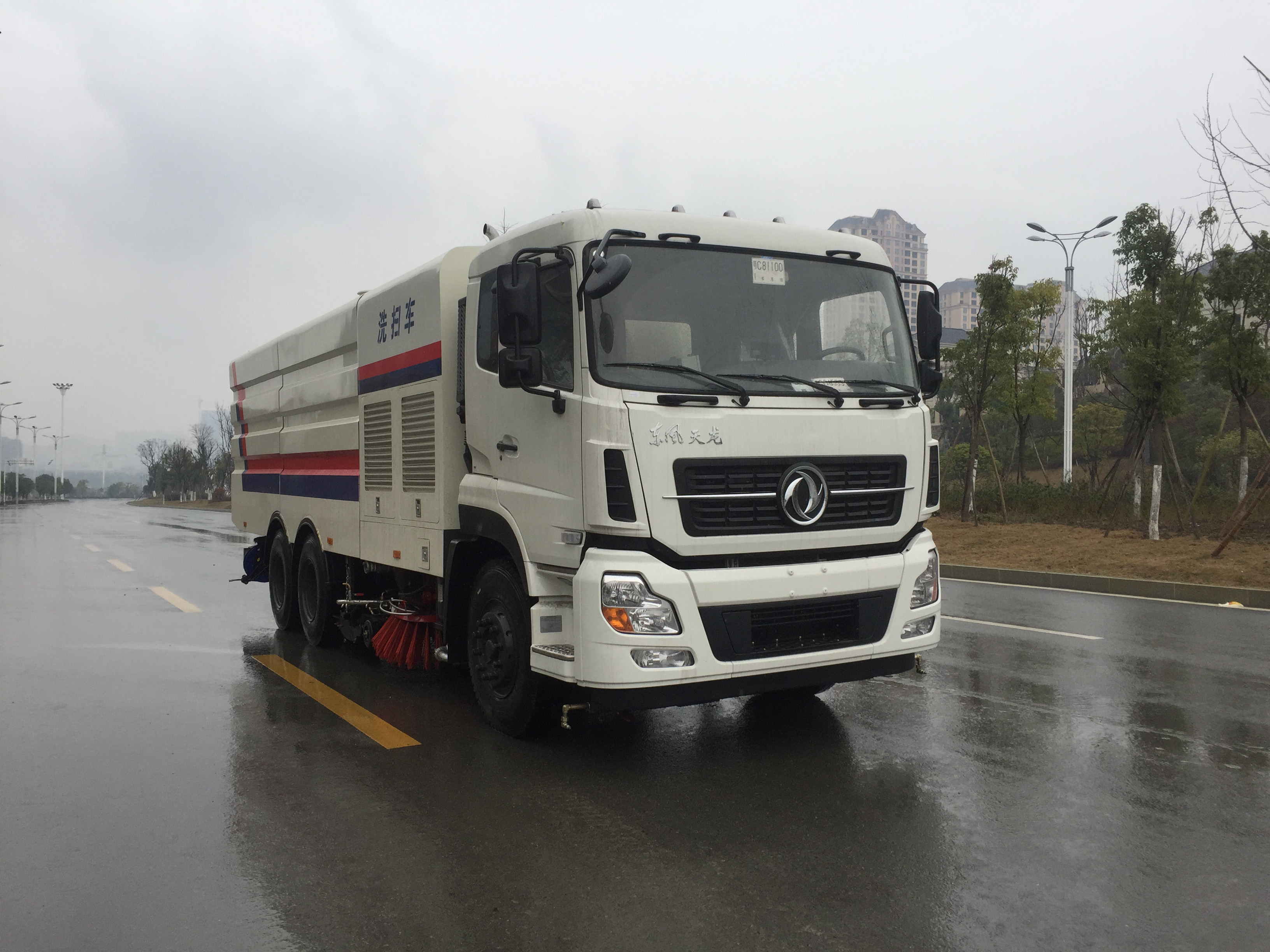 東風天龍洗掃車9立方塵箱/13立方水箱