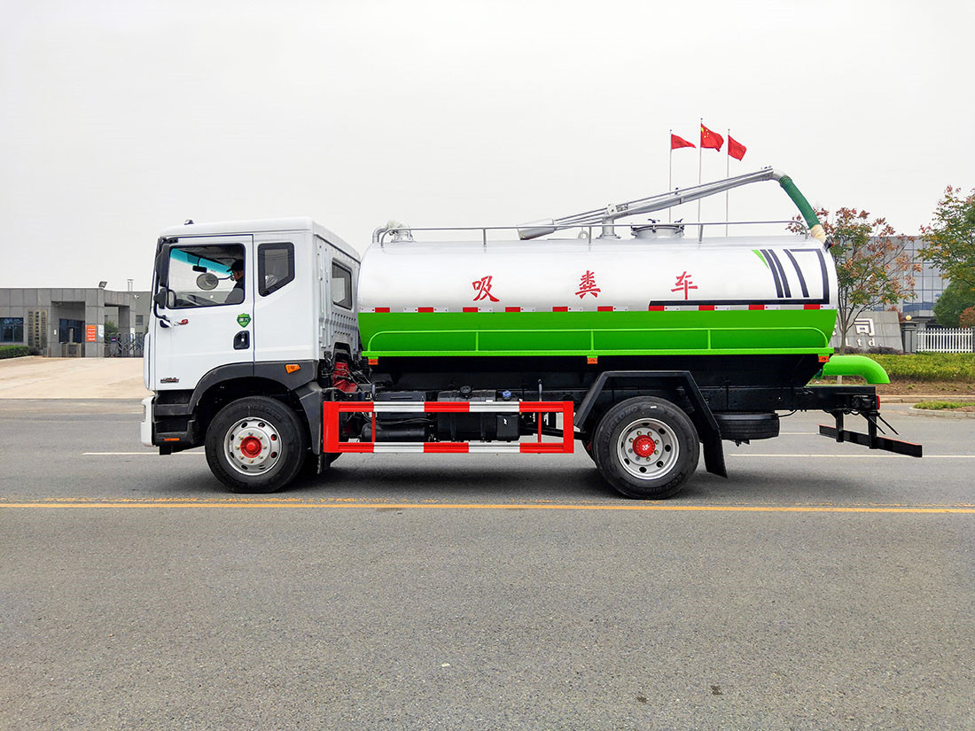 東風(fēng)D9/12立方吸糞車