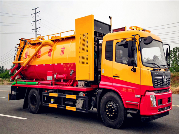 東風天錦帶副發抽淤泥河道清理車