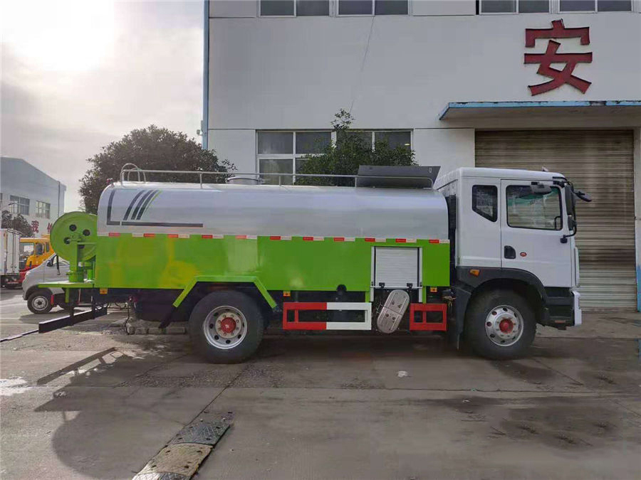 東風(fēng)D9高壓清洗車