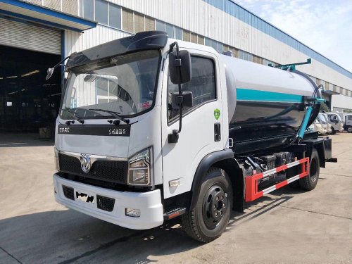 東風D7/8立方吸污車