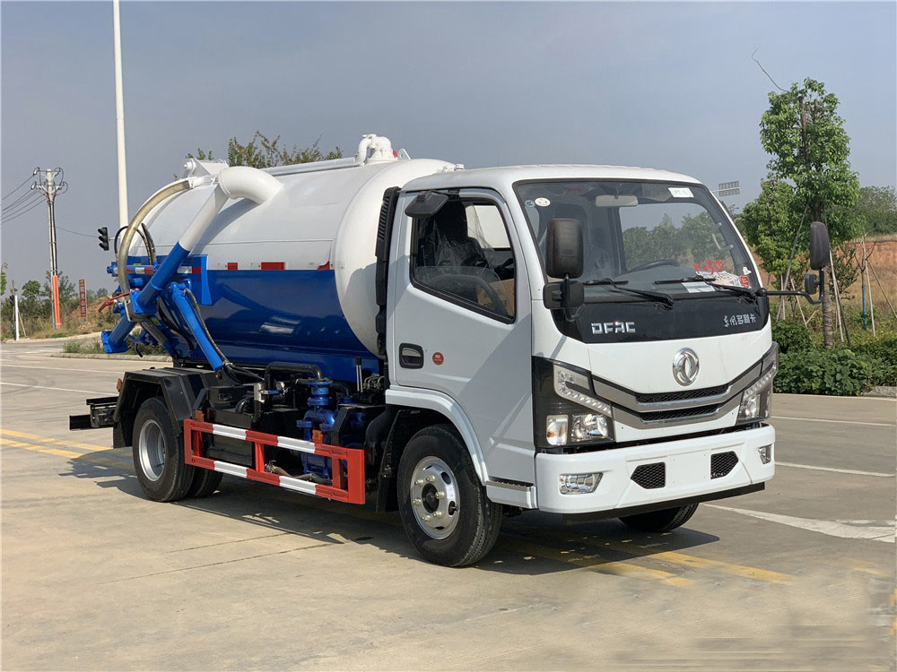 東風(fēng)D6/4.5立方吸污車