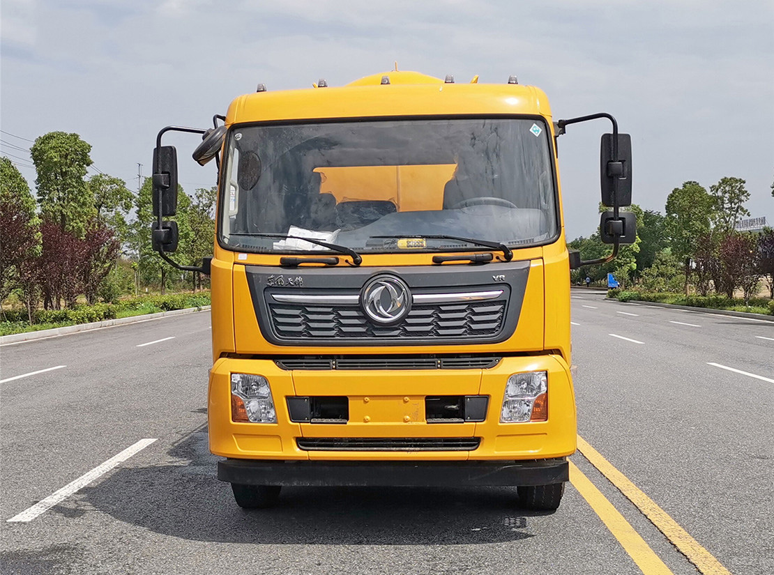 東風天錦15立方一體罐清洗吸污車