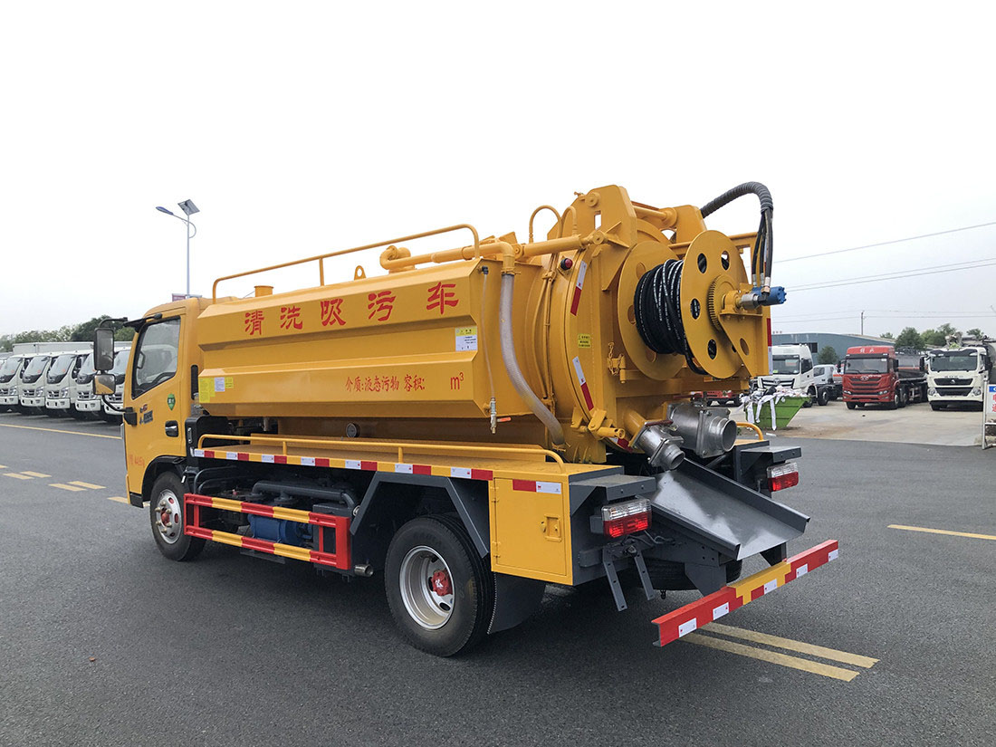 東風(fēng)多利卡6立方清洗吸污車