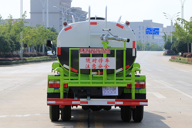 東風小多利卡5立方灑水車