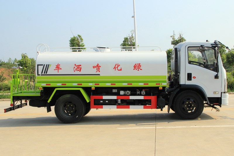 東風大福瑞卡9.2立方灑水車