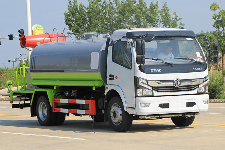 東風大多利卡9立方噴霧車