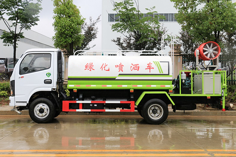 東風小多利卡5立方抑塵霧炮噴灑車