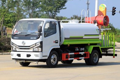 東風小多利卡5立方噴霧灑水車