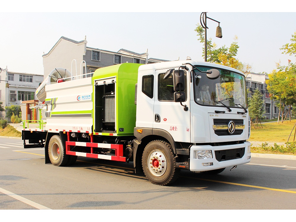 東風(fēng)多利卡D9霧炮車10立方/50-100米霧炮