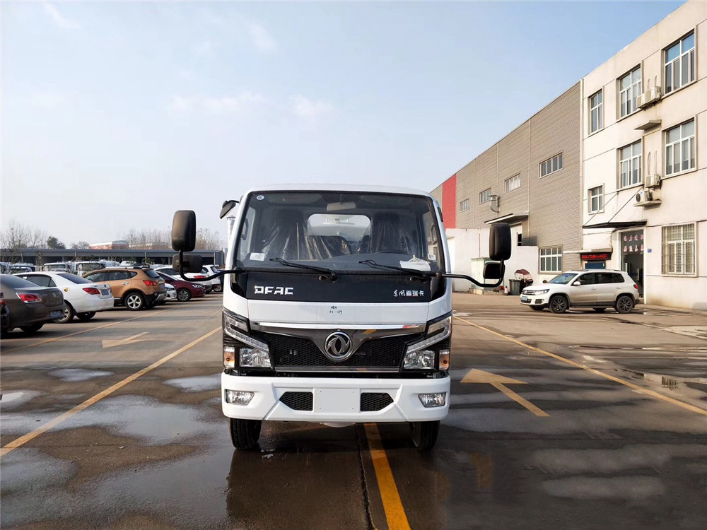 東風(fēng)D6/5立方灑水車
