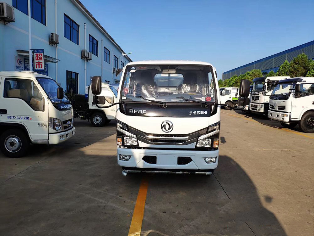 東風(fēng)D6/5立方灑水車