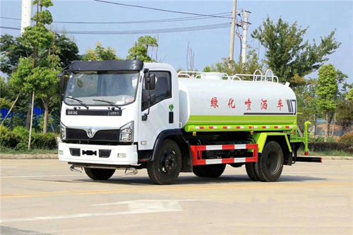 東風D7/9立方灑水車