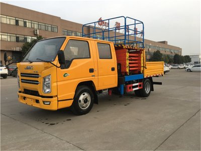 江鈴10米剪叉式升降平臺高空作業車