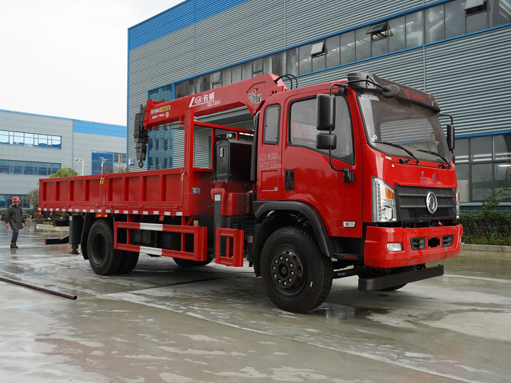 東風(fēng)D912小黃牌長威6.3噸三節(jié)直臂吊機(jī)隨車吊