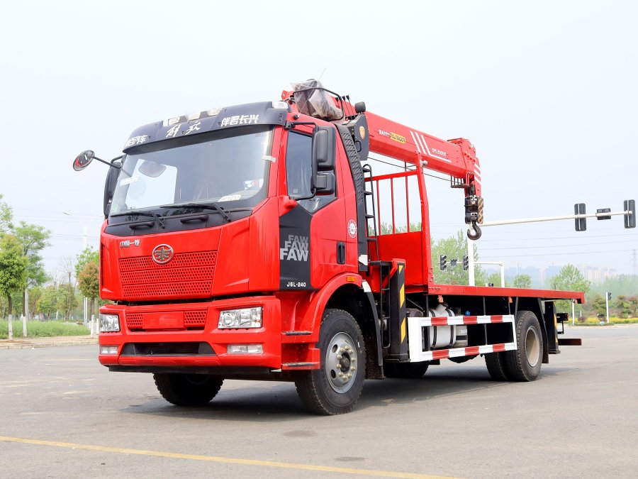 解放J6L單排駕駛室三一8噸直臂式吊機隨車吊