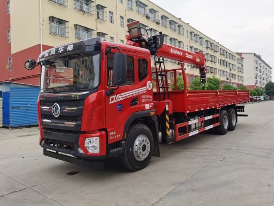 東風華神DV5后八輪宏昌天馬12噸五節臂吊機隨車吊