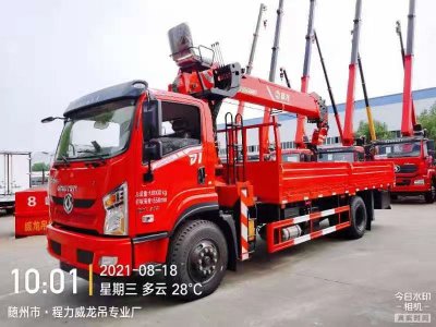 東風暢行D1威龍8噸5節臂吊機隨車吊