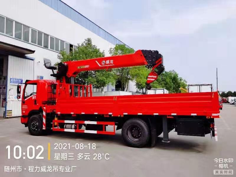 東風暢行D1威龍8噸5節臂吊機隨車吊