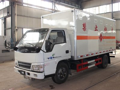 江鈴黃牌爆破器材運輸車