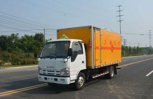 慶鈴五十鈴藍牌4.1米爆破器材運輸車