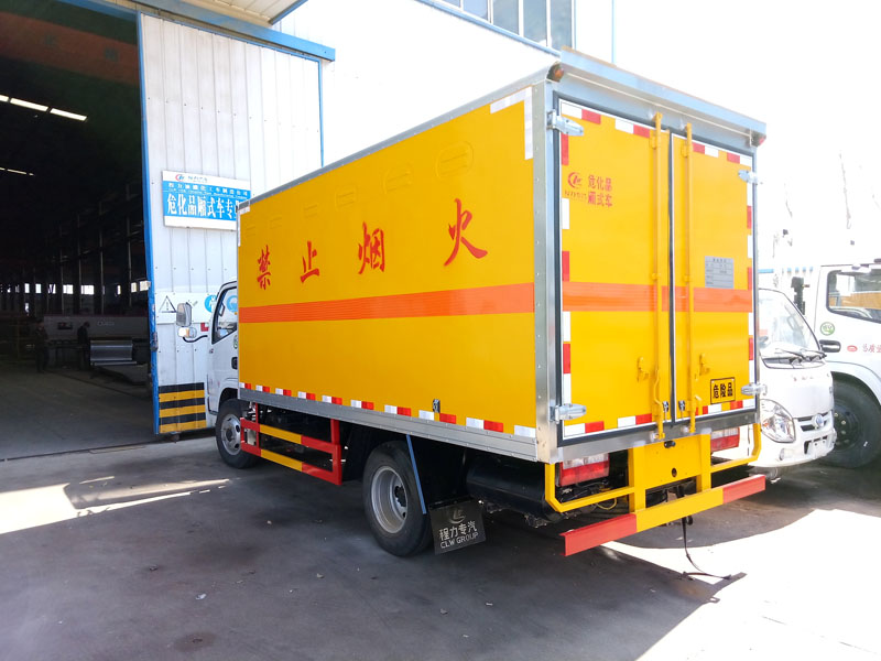 東風(fēng)藍(lán)牌爆破器材運(yùn)輸車