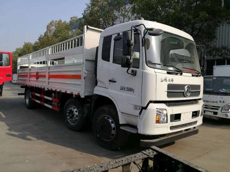 東風天錦8.6米氣瓶運輸車
