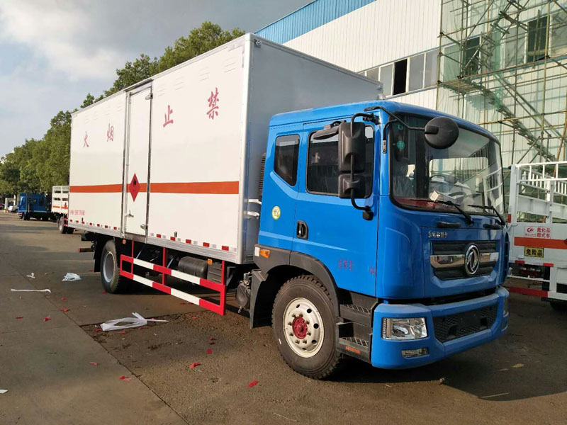 東風6.3米氣體廂式車