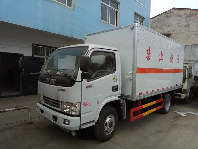 東風多利卡藍牌4.1米氣體廂式車