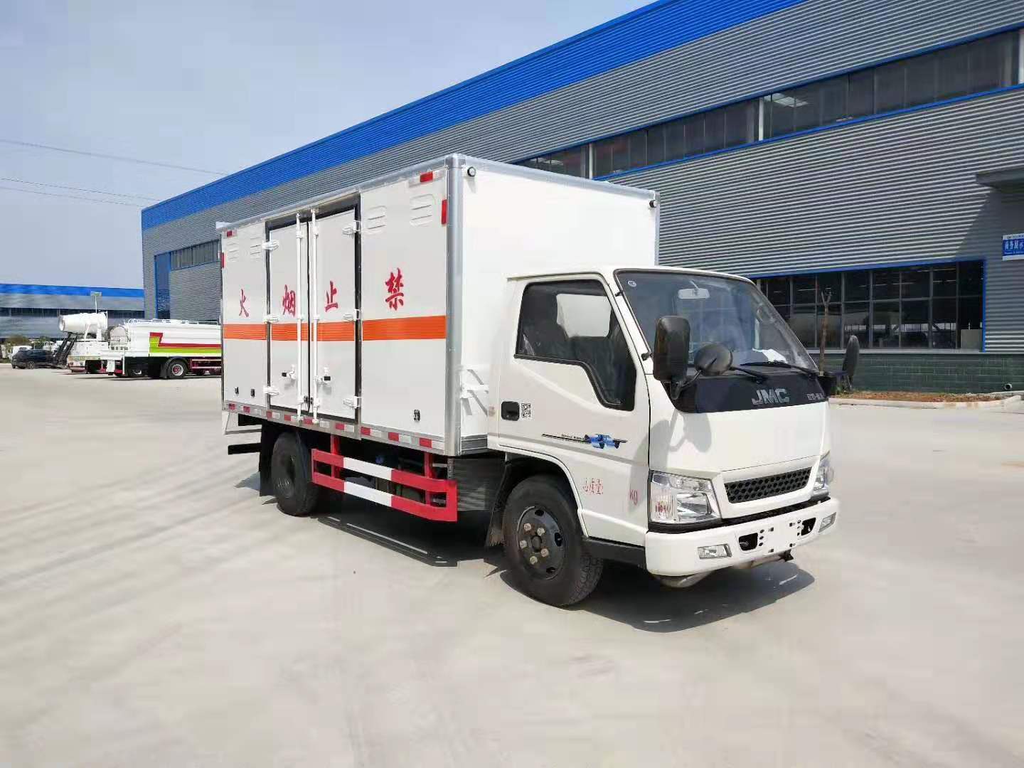江鈴藍牌4.2米氣瓶廂運輸車