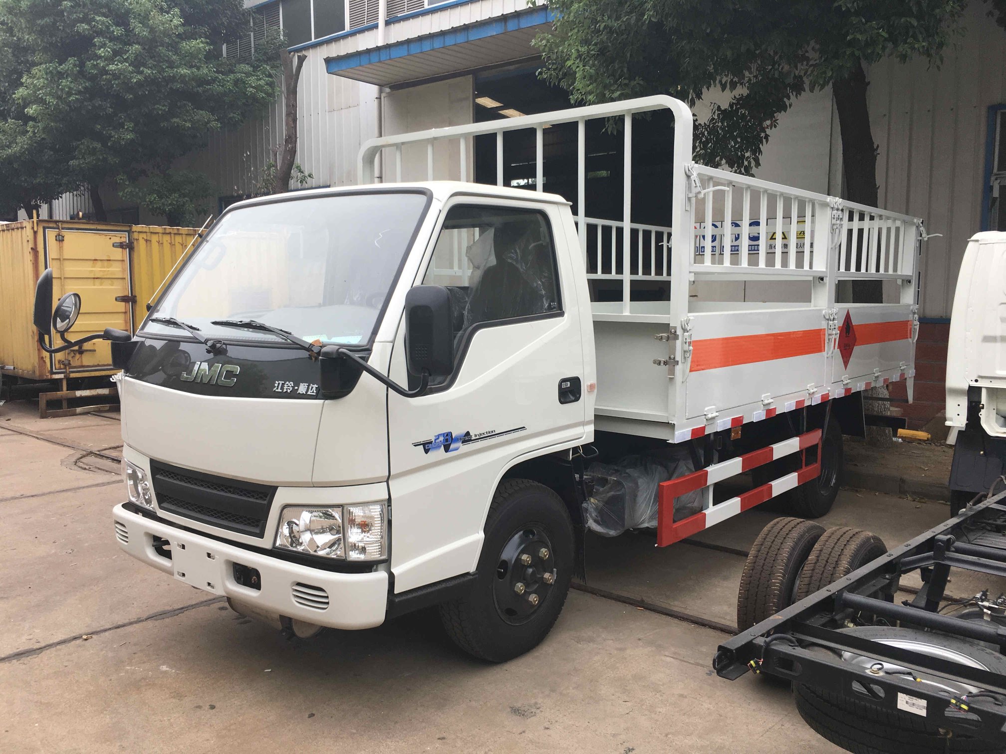 江鈴4.2米氣瓶運輸車