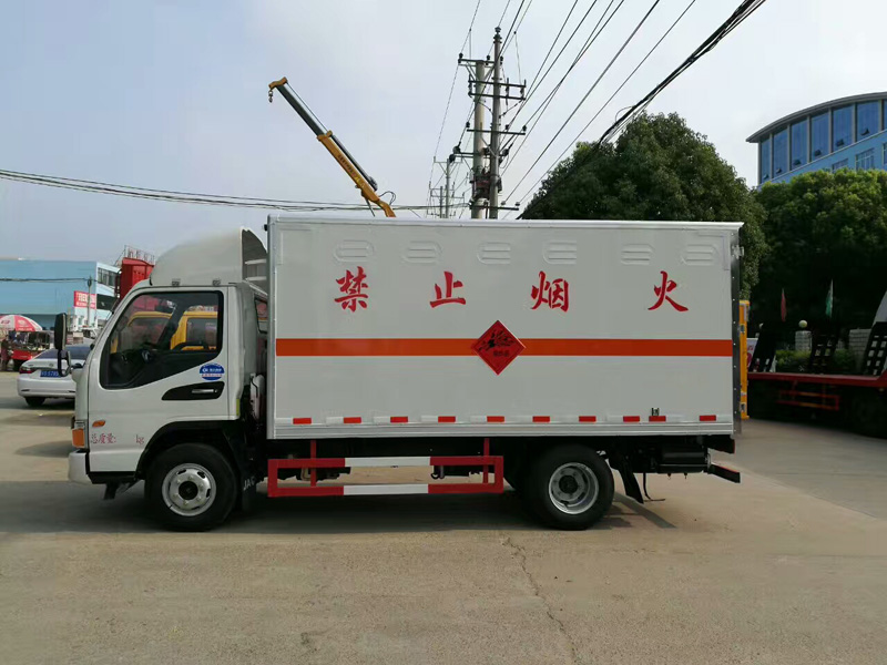 江淮4.2米爆破器材車