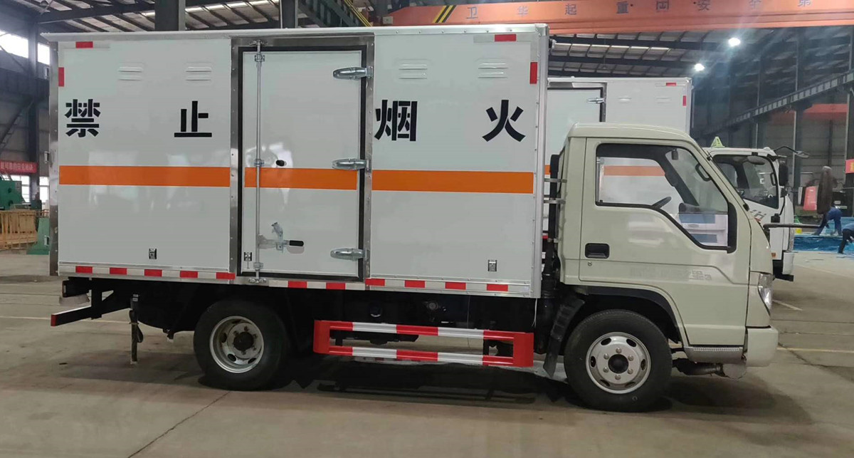 福田時代3.7米爆破器材運輸車